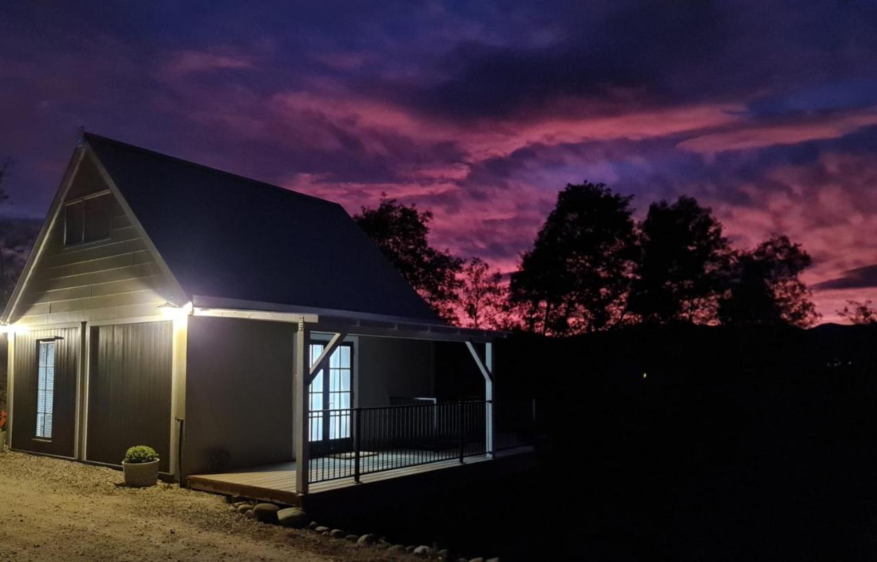 Blue Bell Cottage. Serene Luxury Farmstead * Lower Moutere